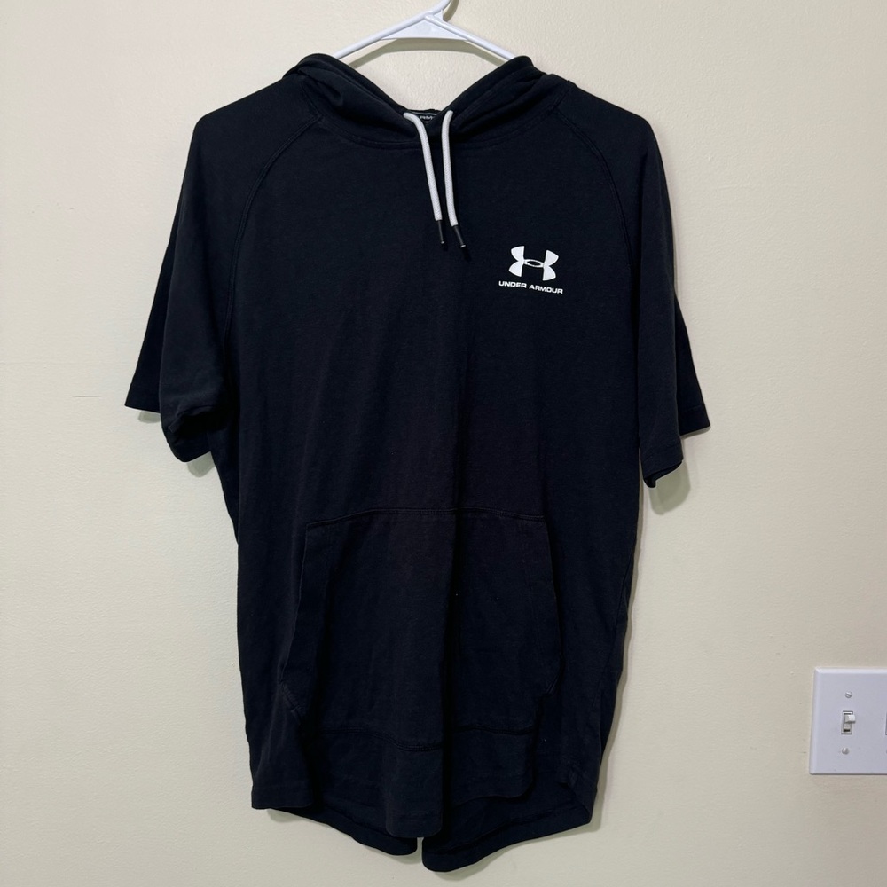 Black Under Armour Short-Sleeved Hoodie